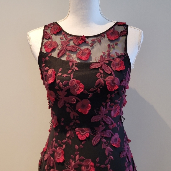 ❤️WHITE HOUSR BLACK MARKET MIDI FLORAL DRESS (BLACK) - Picture 3 of 6
